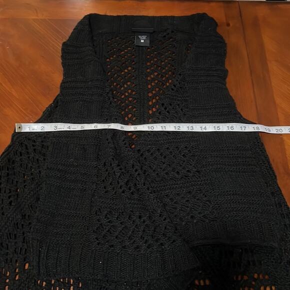 It’s Our Time Size M Black Open Weave Sweater Vest Boho Festival Y2K - Picture 7 of 8